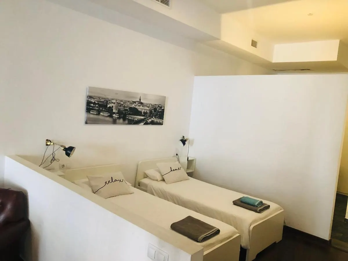Lujoso Loft A 2Min A Pie Del Casco Historico Apartment Seville Spain